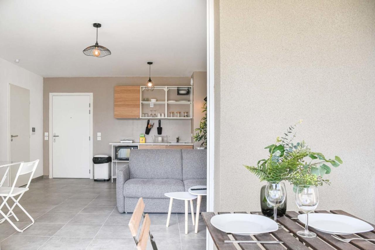 Appart Avec Terrasse Et Parking A 2 Min Du Metro Marselha Exterior foto