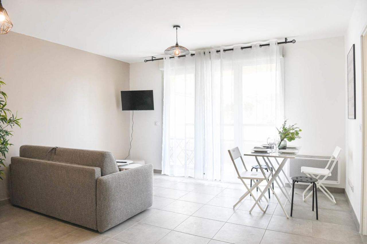 Appart Avec Terrasse Et Parking A 2 Min Du Metro Marselha Exterior foto